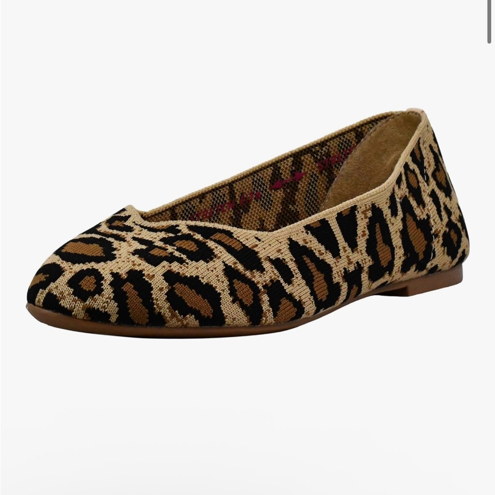 NEW Skechers Tan and Black Animal leopard cheetah print flats size 7.5